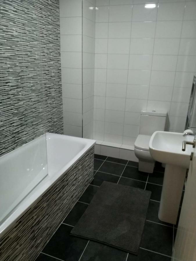 Denny Guests House / Green Lane Ливърпул Екстериор снимка